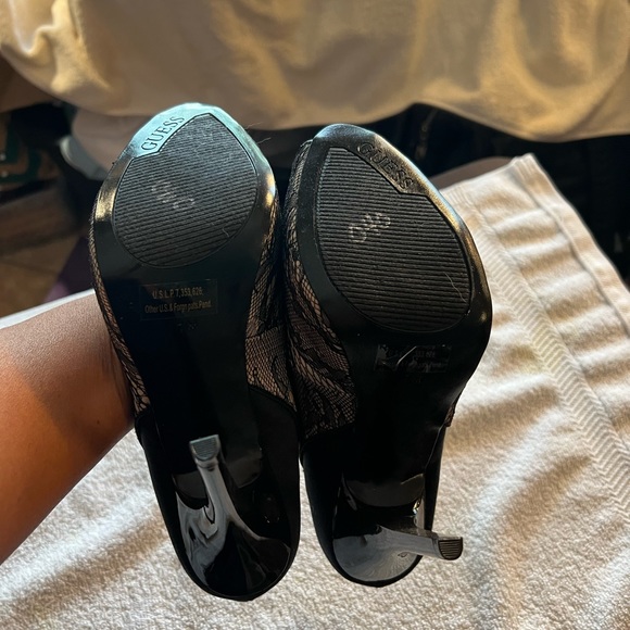 Guess Lace Heel with Tan - Picture 4 of 5